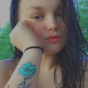 Meet your Posher, Adrianna